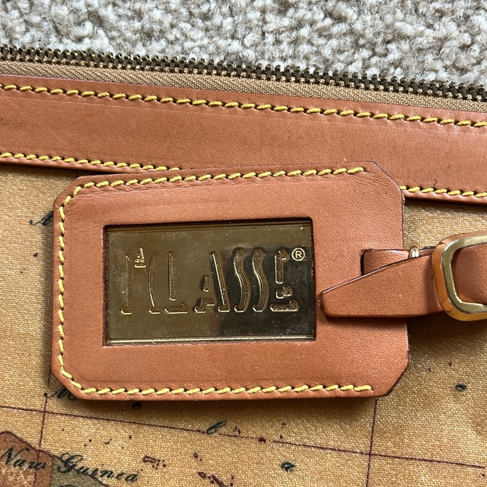 Alviero Martini world map clutch pouch - tan - leather - mint condition - Picture 2 of 9